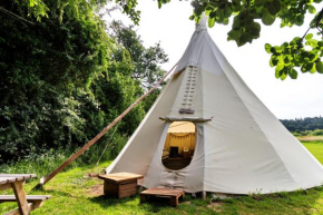 'Rosie' - Luxury Tipi Glamping